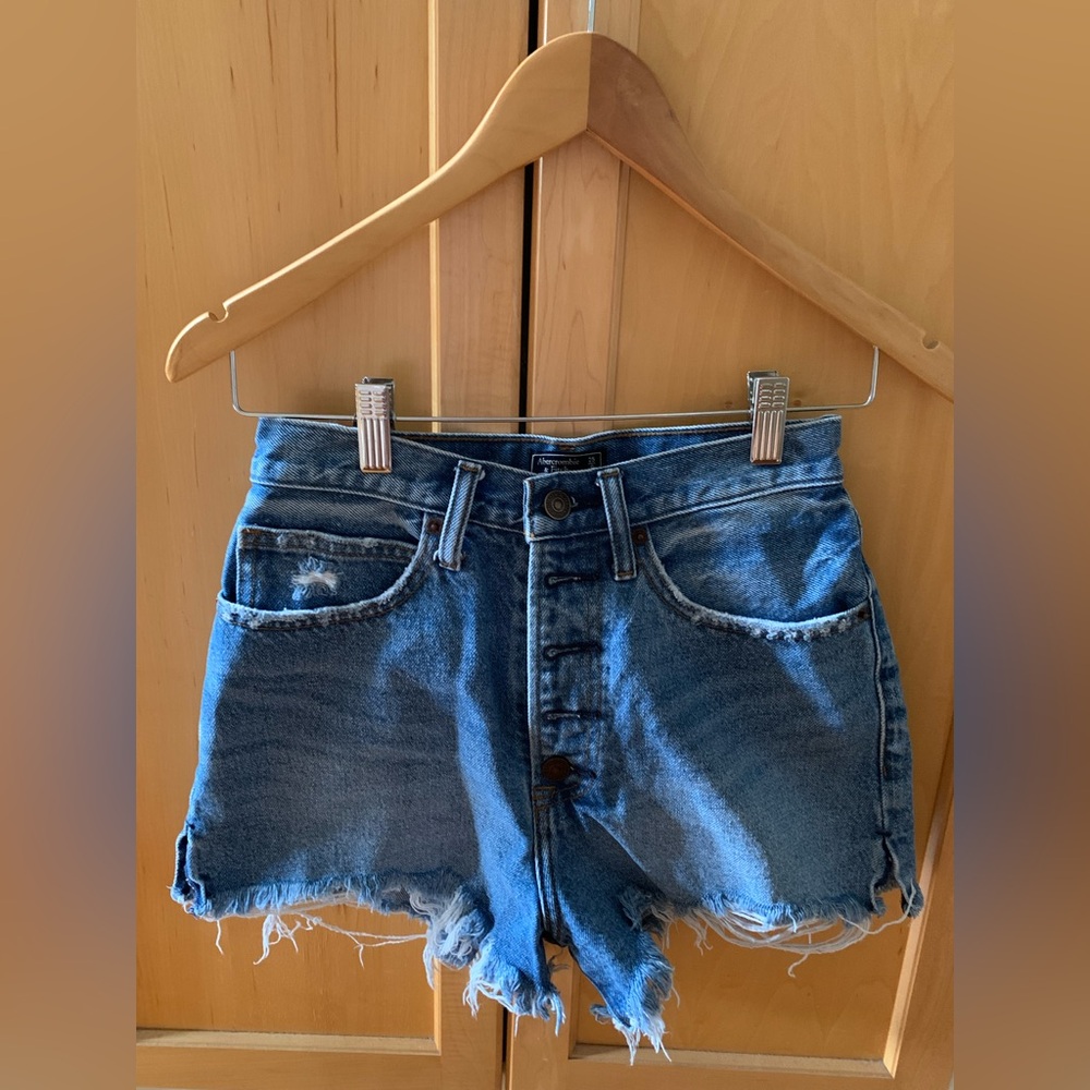 SALE! 😎Abercrombie & Fitch Jean Shorts Distressed Natural Rise Short Size 25/0